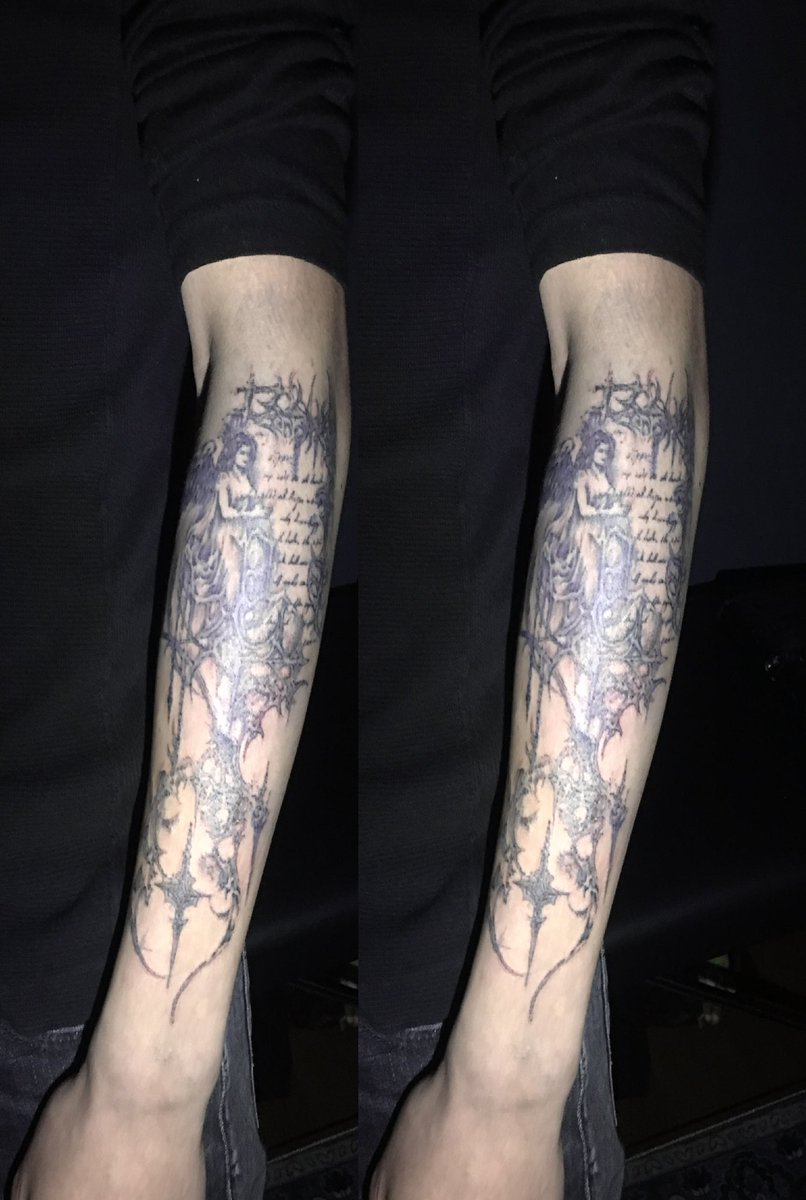 とむら tweet media