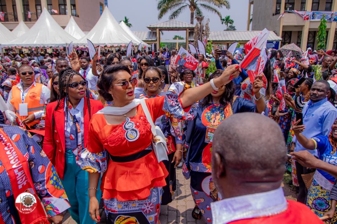 KiayimaPlacide's tweet photo. Journée internationale des droits de la femme. Placée sous le haut patronage de Madame @HamidaKamerhe, épouse du PN de l'UNC, la Fédération nationale des femmes a célébré la journée de la femme. Cette activité a connue la participation de la première dame @DeniseNyakeru. https://t.co/z4cOjtFB6L