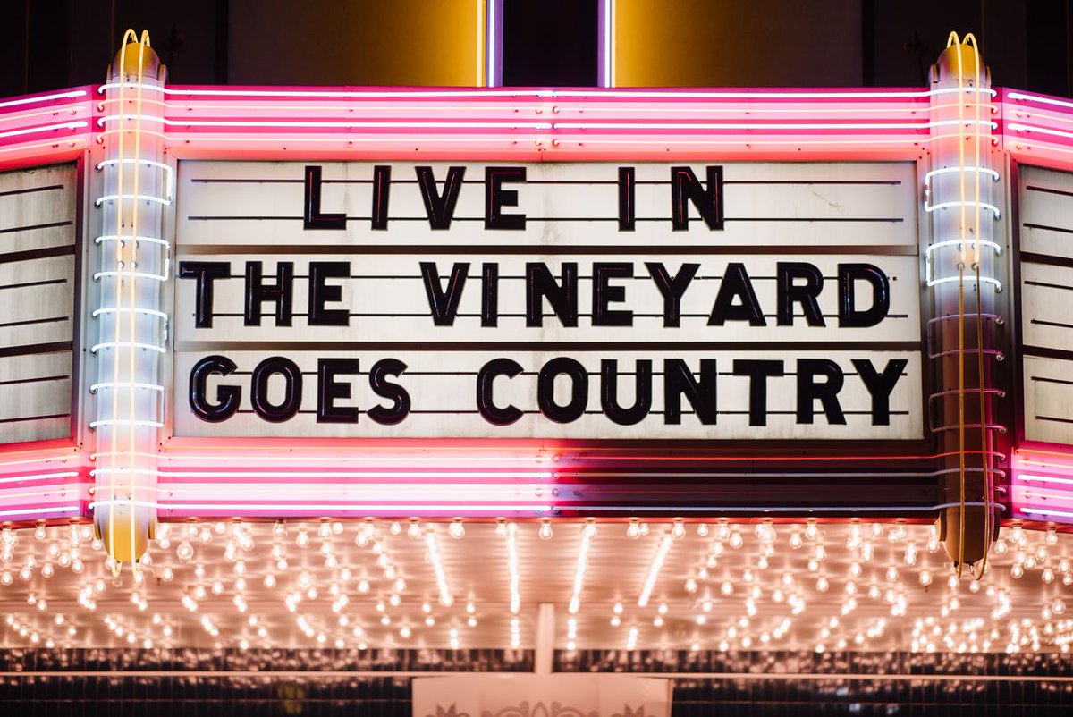 Live In The Vineyard Goes Country tweet media
