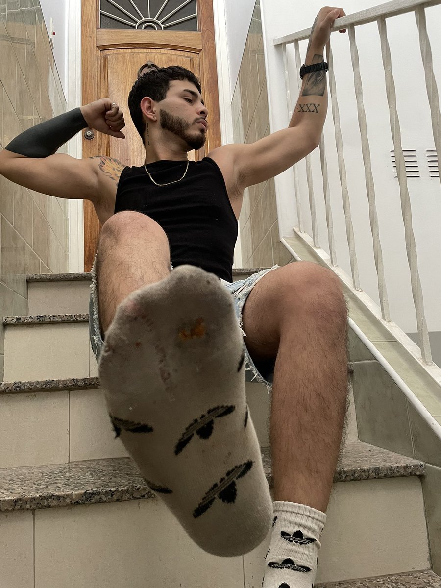 alphaaimperial's tweet photo. Buenas noches findom💤
De cerca para que huelas mis medias puta zorra 🖕🏻

dominacionfinanciera findom sumisofinanciero esclavofinanciero pagafantas esclavodeldinero cajerohumano drenajedecartera tributoamireina mimadominante billeteravacia https://t.co/Etrzet8gtv