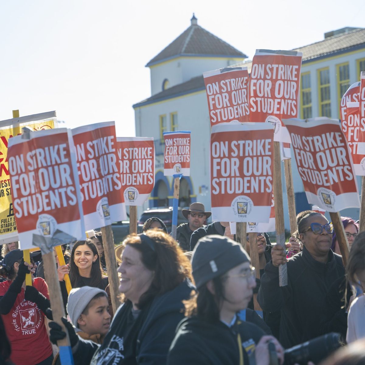 Sacramento OBSERVER tweet media
