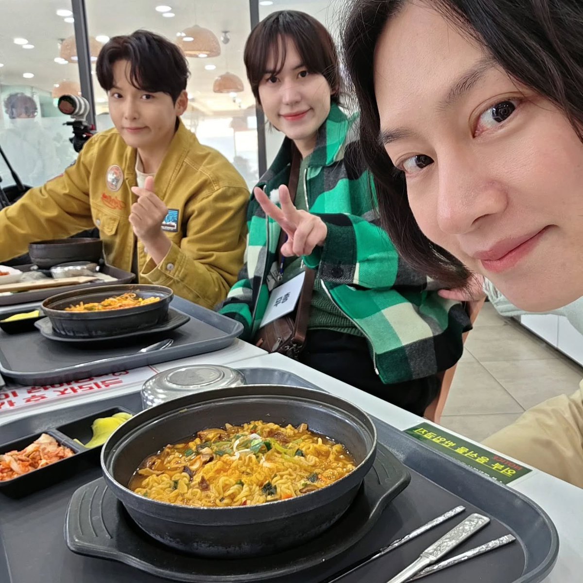 negentryeopy's tweet photo. love it when heechul looks like babysitting/chaperoning the maknaes... i hope we can see heewook on kyutv soon https://t.co/4tlzhXTpvQ