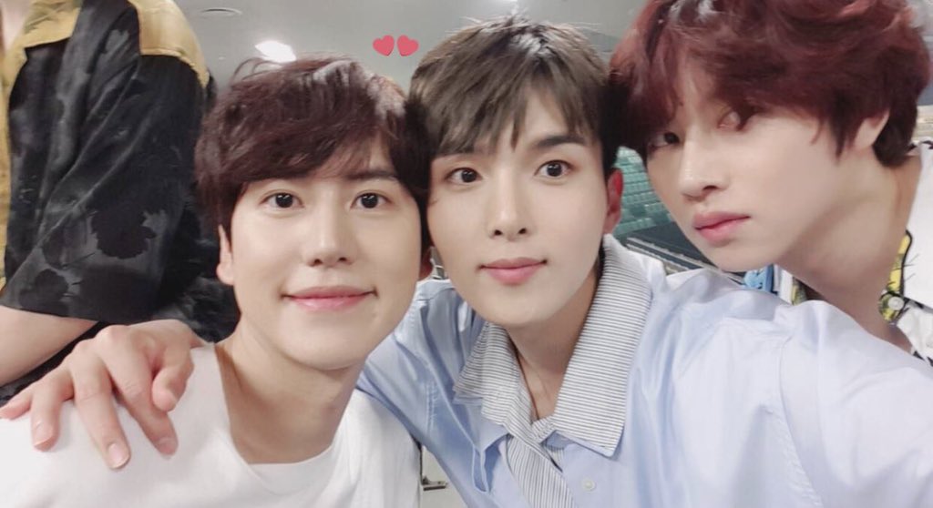 negentryeopy's tweet photo. love it when heechul looks like babysitting/chaperoning the maknaes... i hope we can see heewook on kyutv soon https://t.co/4tlzhXTpvQ