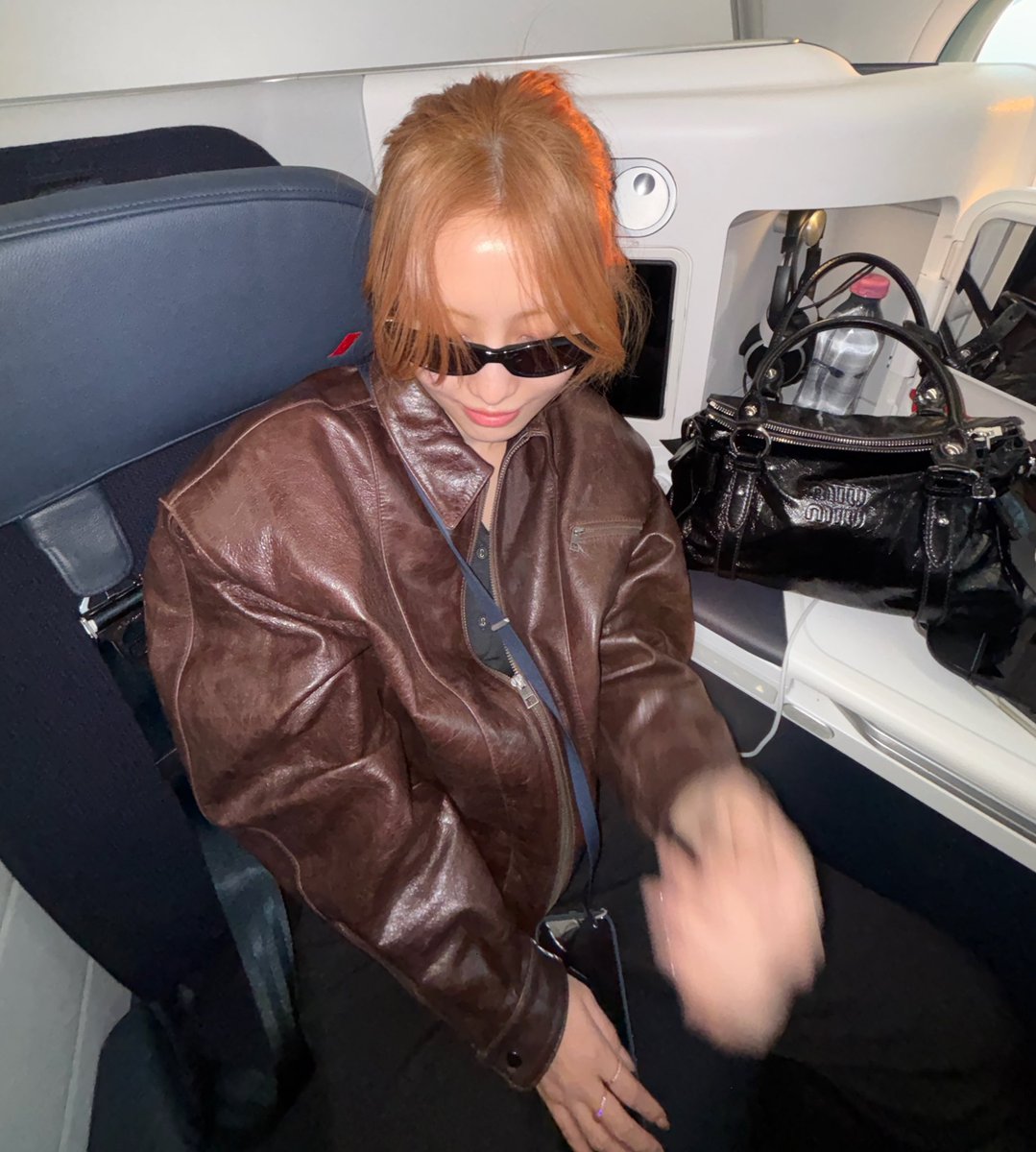 barbiegirImomo's tweet image. a duo i just made up part 2 (THEY’RE BOTH GOING TO THE MIU MIU FASHION SHOW AND IF THEY MEET I FEAR I WILL DIE OF EXCITEMENT)