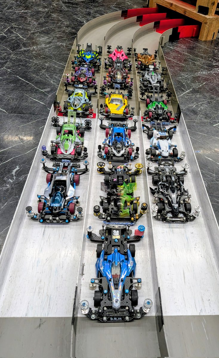 万代鈴鹿　ミニ四駆 tweet media