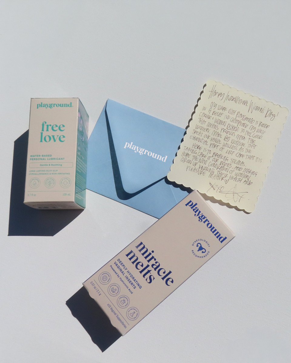 Christina Aguilera tweet media