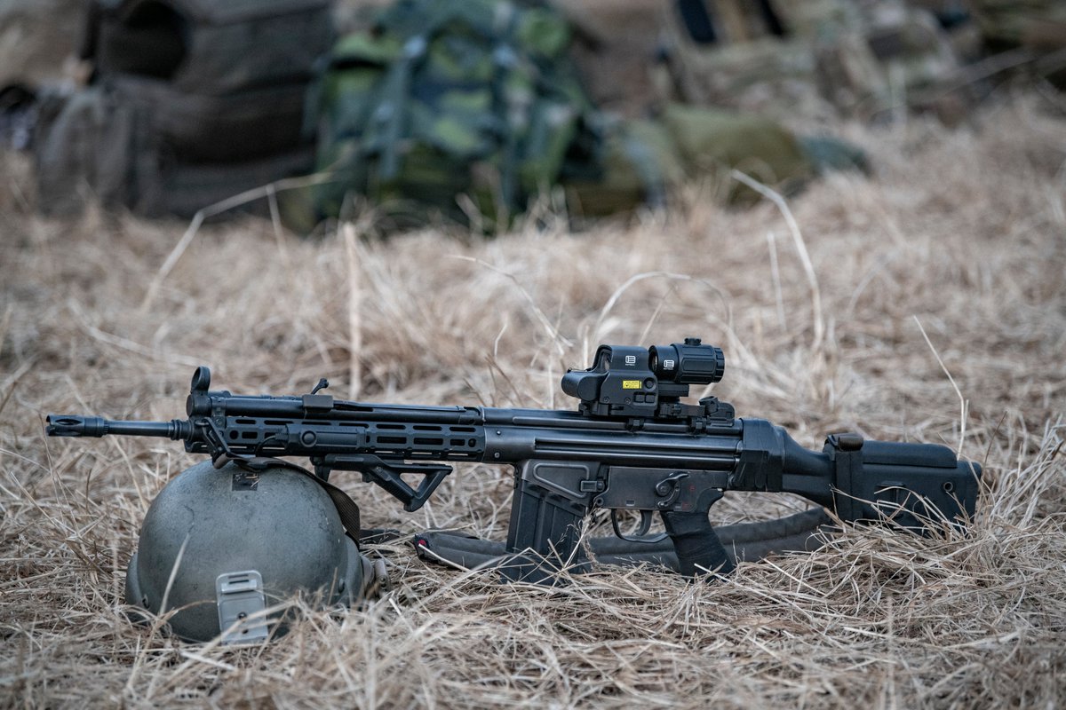 人員不足のためBlue team 4th 「duck」のメディックとしてブンタイミ―から派遣されました
カメラを捨てて初めてのミルシムユニット参加でしたがたくさん処してたくさん救えたので楽しかったです💪
#MilsimLite