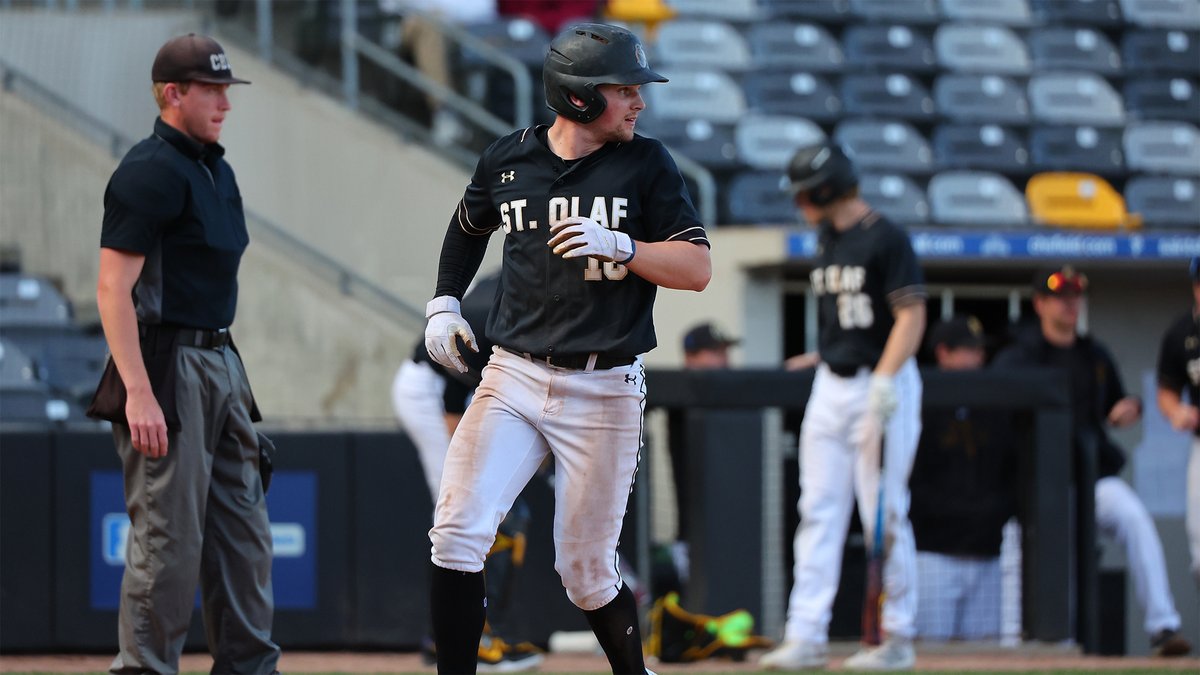 St. Olaf Athletics tweet media