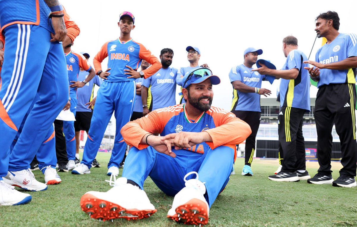 🚨 Runs Scored by Indian Captain in each T20 World Cup 🚨

2007 - Msd (154 runs)
2009- Msd (86 runs)
2010- Msd (85 runs)
2012 - Msd (65 runs)
2014 - Msd (50 runs)
2016 - Msd (89 runs)
2021 - Kohli (68 runs)
2022- Rohit (116 runs)
2024 - Rohit (256 runs)
2026 - Surya(....See more