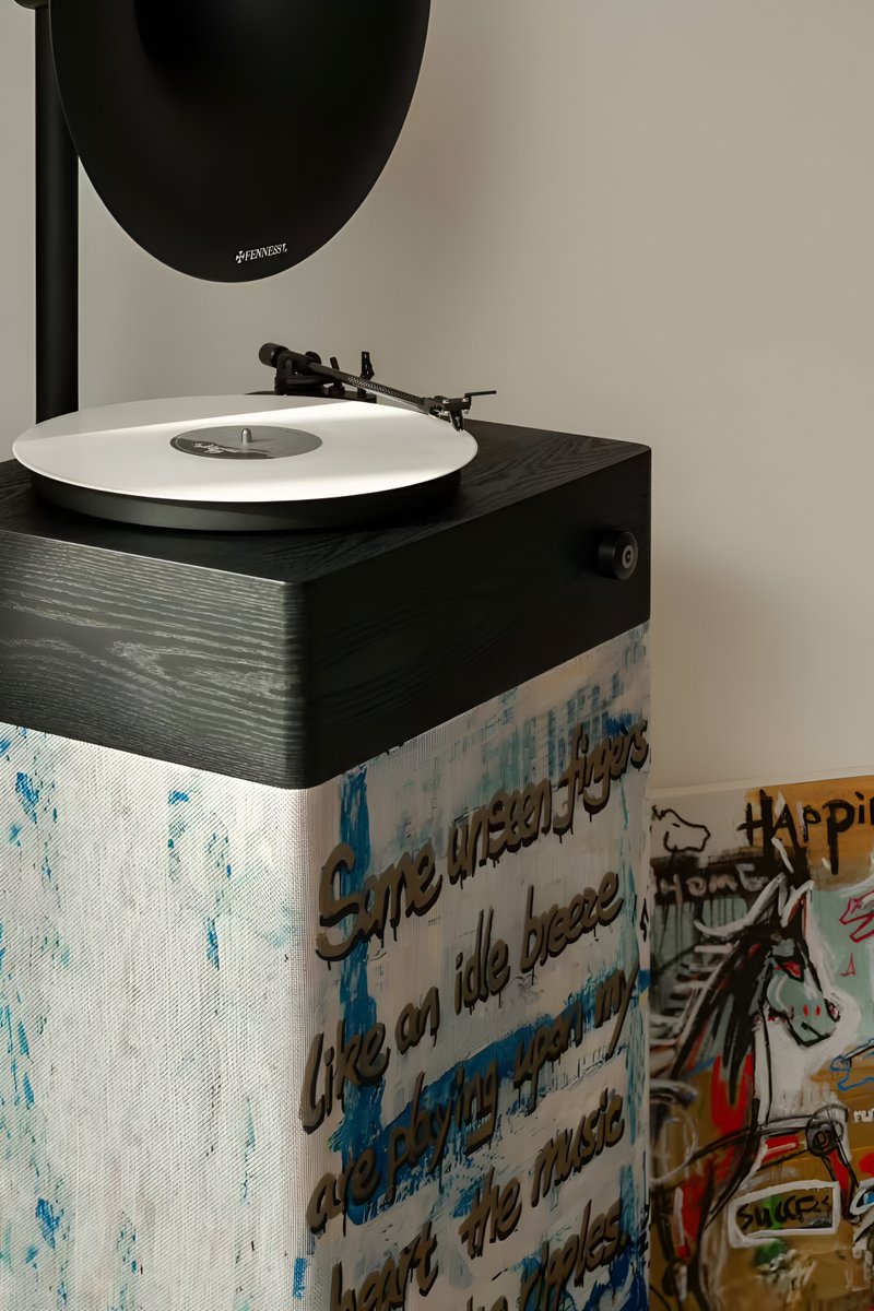 Fennessy_LP's tweet photo. Not just a turntable.
A music corner that becomes part of your interior story. ✨
#Fennessy #DesignStorytelling #interiorinspiration #lifestylesound #homeatmosphere #VinylLifestyle #AestheticLiving https://t.co/lGlExz2fcl