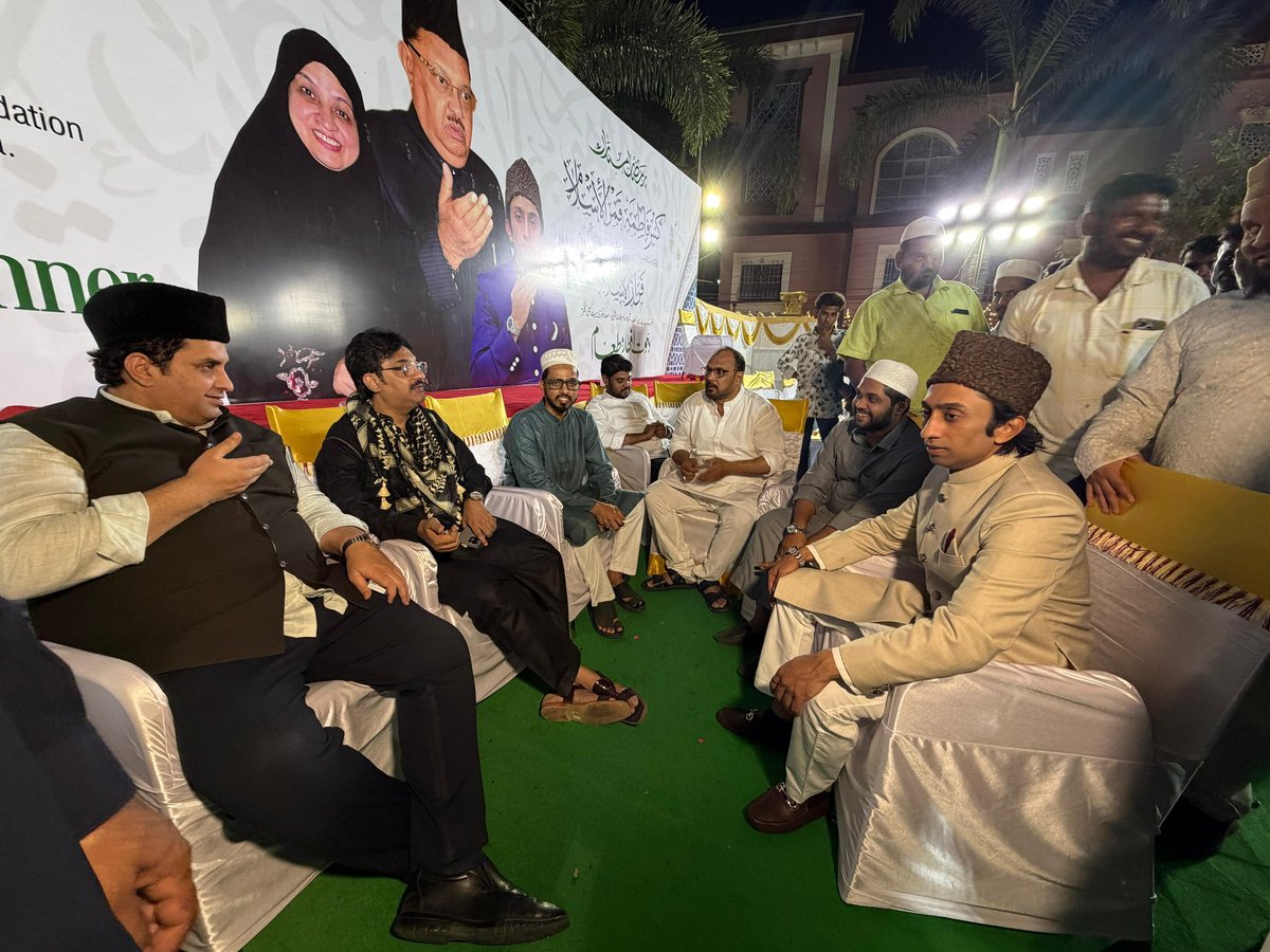Spent some meaningful moments with respected political personalities of Glb after the grand Iftar gathering hosted by <a href="/MlaKaneezfatima/">Kaneez Fatima</a> &amp; Janab Faraz Ul Islam Sahab.

Glad to meet <a href="/AhmerIslam_/">NajmulIslam Ahmer</a> 
Always great to share such moments alongside <a href="/TalhaGulbargavi/">Talha Hussain Gulbargavi | طلحہ حسین گلبرگوی</a> ✨🌙