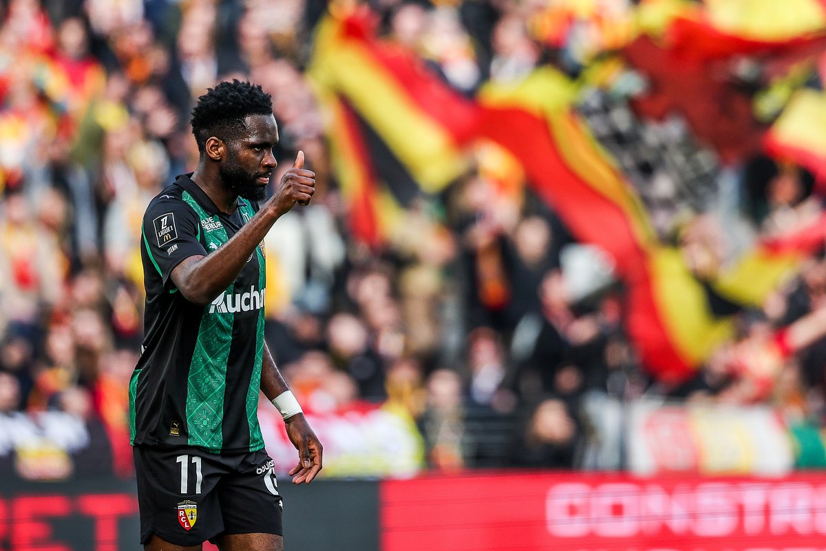 CGTNSportsScene's tweet image. ⚽️#Lens beat #Metz 3–0 (#Abdulhamid, #Thauvin, #Haidara) and are now 1 PT off #PSG with 9 games left.  

💢First win in 3, title charge very much relaunching; Metz haven’t won since Nov and have 2 pts from 13.

Paris stumbling, Lens lurking. This might get fun.

#Ligue1 #MetzLens