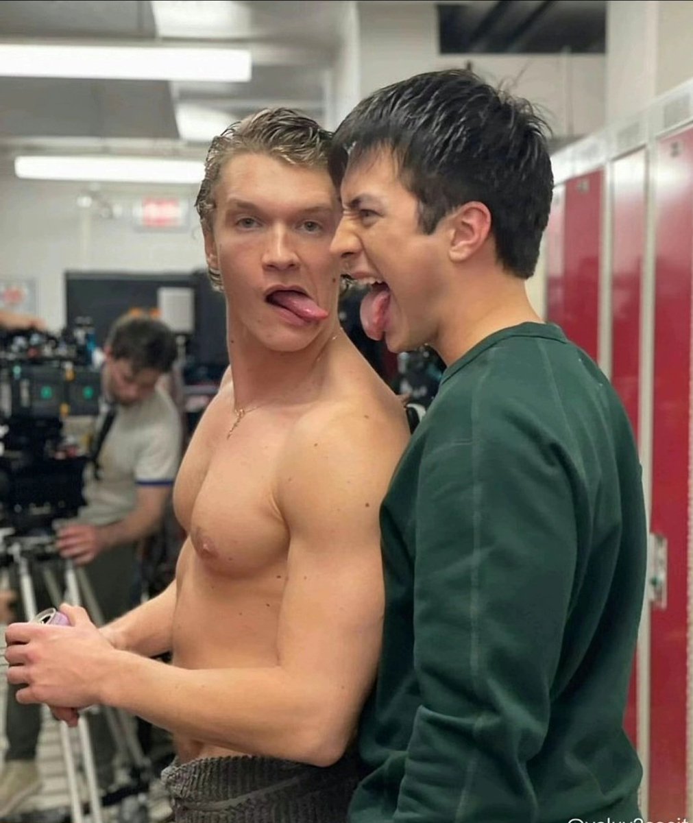 Midwestbreasts2 tweet media