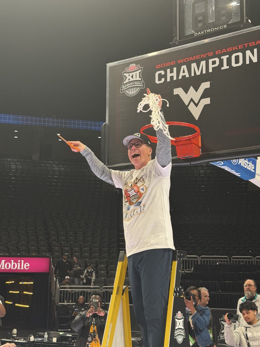 Wren Baker tweet media