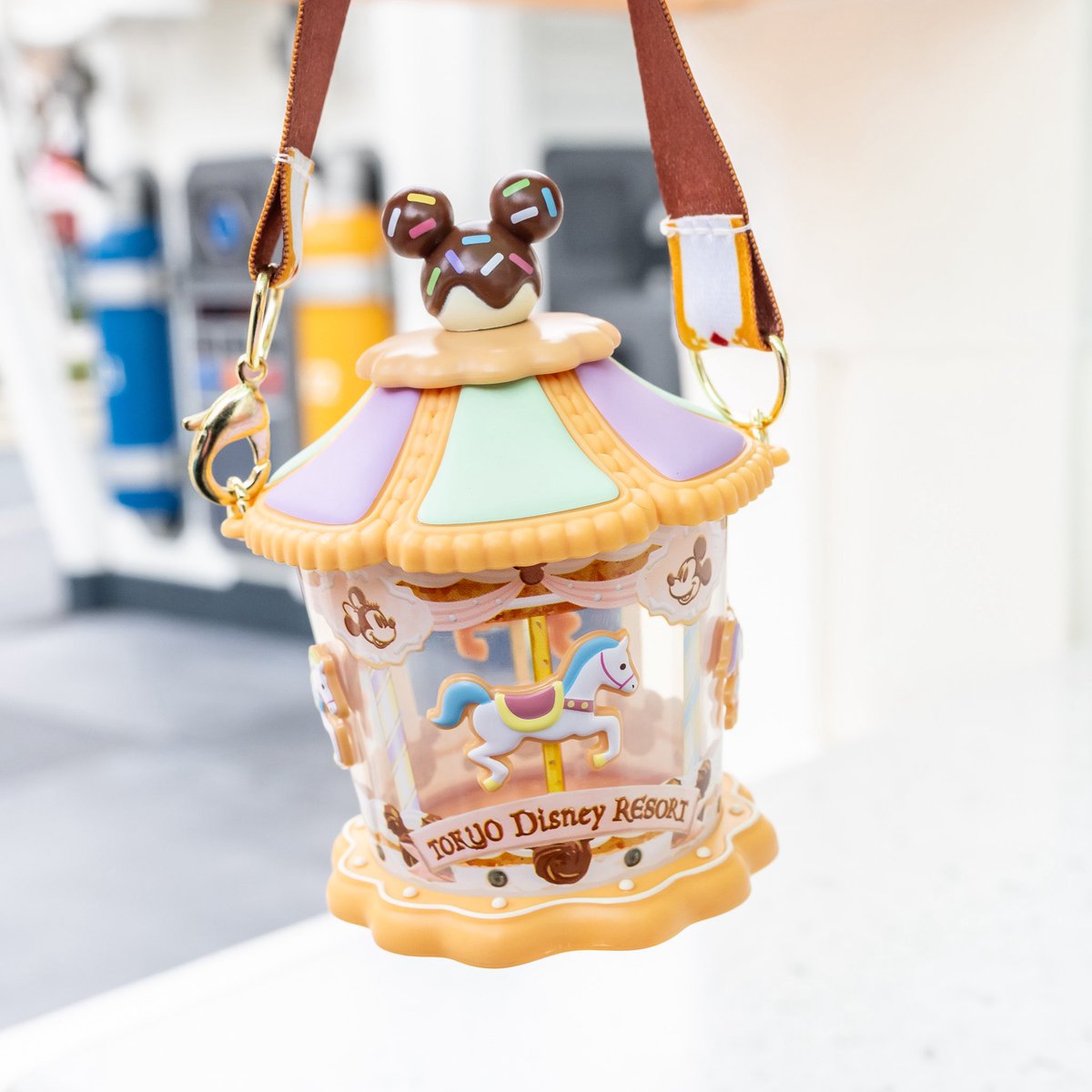 スウィーツでできたカルーセル（回転木馬）！ 東京ディズニーランド