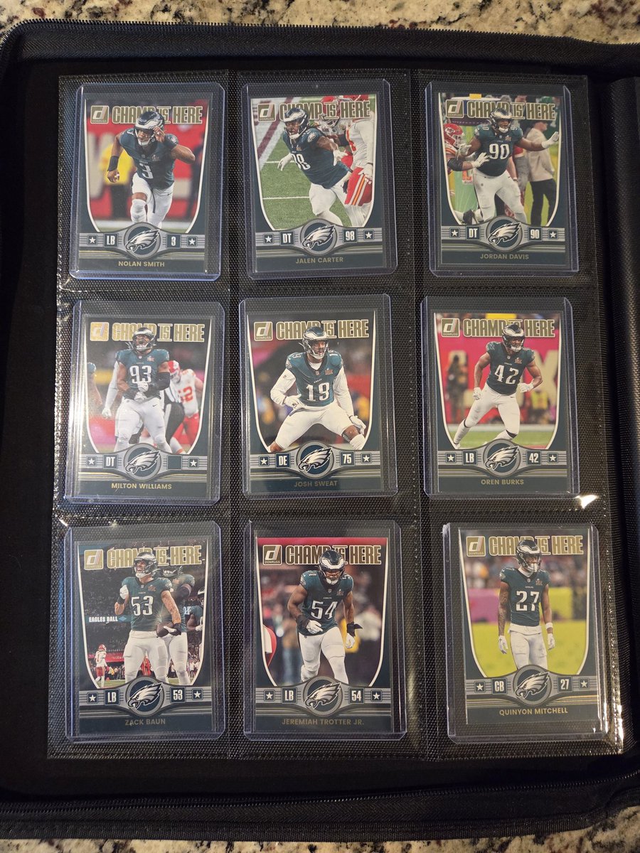 Doctor__Hector's tweet image. 2025 Donruss Champ is Here set COMPLETE! 

Special shout out to @CardPurchaser for the tip on the top loader binder!! 🔥🔥🔥

#thehobby #FlyEaglesFly #GoBirds