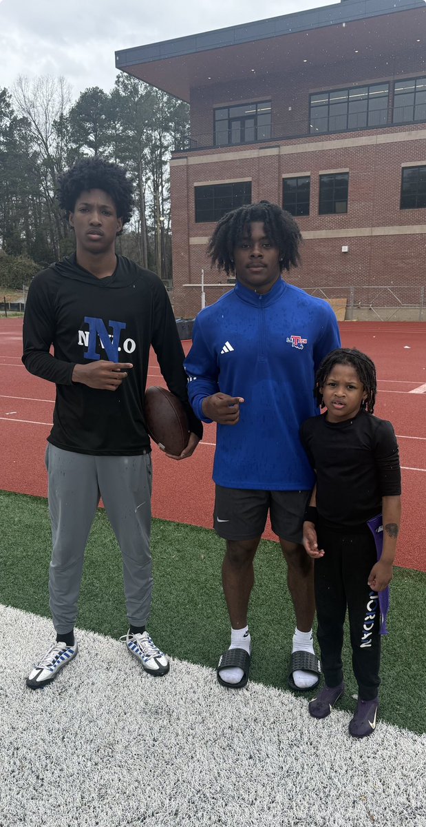 Deron Benson tweet media