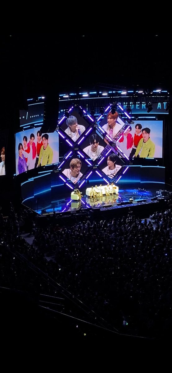 txt_midnight's tweet photo. The fun meet was so fun yesterday 🫶🏼 

Di masyado nakahingi freebies bcuz I’m too shy yesterday to ask 🥹 https://t.co/Y8Q7VhCQRm