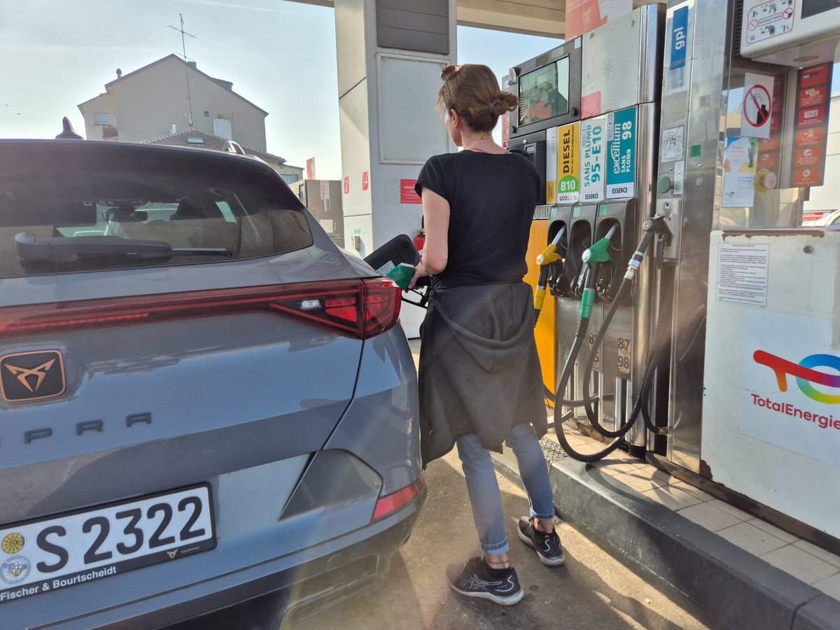 Le Parisien tweet media