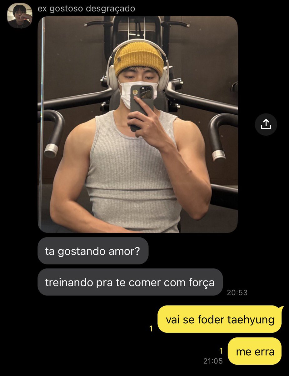 hancaina's tweet photo. Taekook au onde:

Mesmo após 3 anos de término, jungkook nunca superou as fodas com o seu ex.

Ou

Onde taehyung fazia de tudo pra ouvir seu ex pedindo pra fode-lo de novo. https://t.co/upGDGstECr