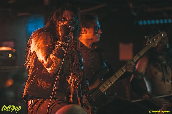 thelollipopmag's tweet image. 10 shots of Blackbraid on tour with Lamp of Murmuur
Blackbraid - The Middle East Cafe Cambridge, MA September 2025 | Photos by Daniel Nyman
lollipopmagazine.com/photos-3-2/ban…
#Blackbraid #DanielNyman @MidEastClub @MercyfulKate #SuspiriaPR