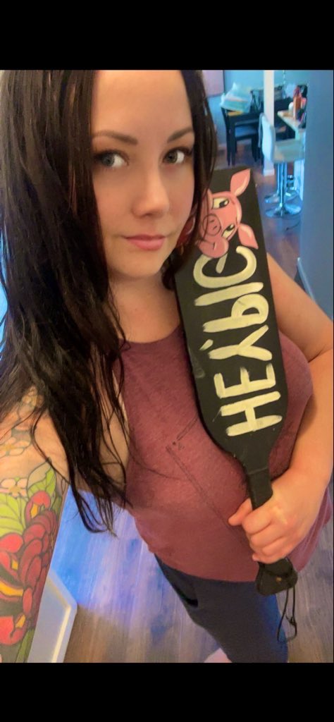 Happy international women’s day to all the bad ass babes out there 💐 🍫 💵 you guys better be sending at least triple digits to your girls today! 😉 

Findom paypig humanatm cashpig cashslave cashcow finsub finslave whalesub walletdrain simp