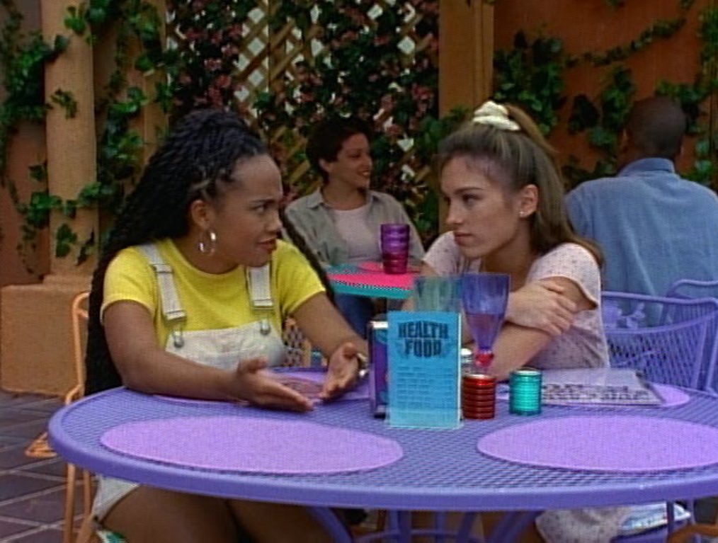 ᴛᴀʏ tweet media