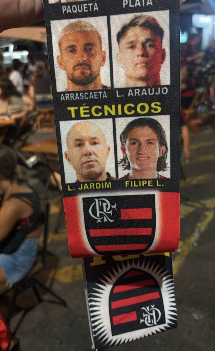 Algumas coisas são tão Flamengo, mas tão Flamengo, que são impossíveis de serem explicadas. Eu fico sempre com a simplicidade das faixas de campeão...