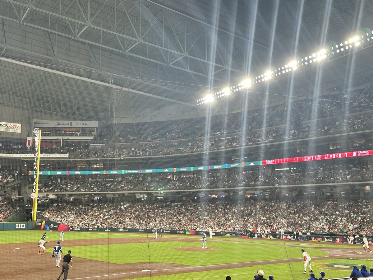 Csr_AAM's tweet photo. 🏟️ Daikin Park
“Home of the Houston Astros”
📍 Houston, Texas 🇺🇸

“Porque el beisbol siempre vuelve…🔥”

🇲🇽México presente en @WBCBaseball

 @MexicoBeis 🇲🇽 vs Brasil

#EsMiSangre🩸🇲🇽
#WorldBaseballClassic  2026. https://t.co/eVPOi4O0pc