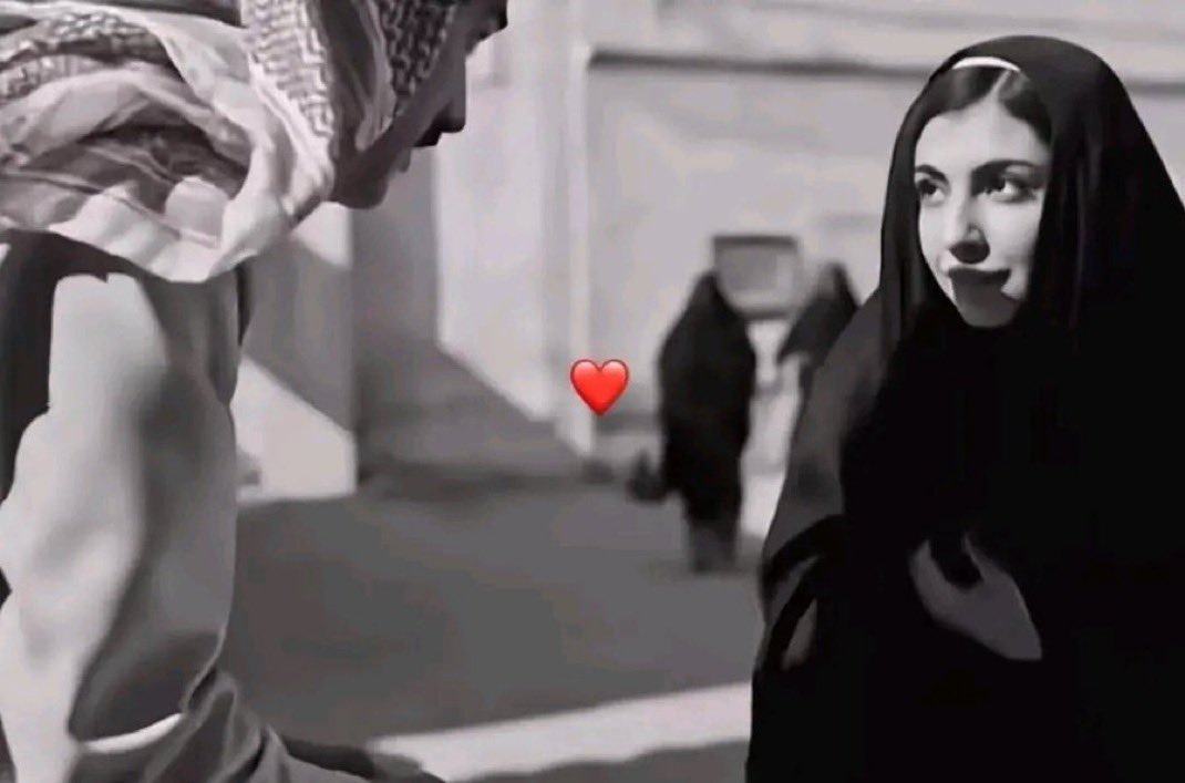 mkatib_0's tweet photo. المكتفي فيك لو كثرو جماهيره
يشوف فيك الشعور اللي محدٍ قدّه♥️ https://t.co/4m7Ms4IosF