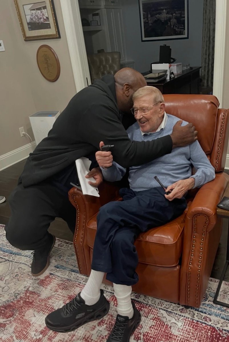 Holtz's Heroes Foundation tweet media