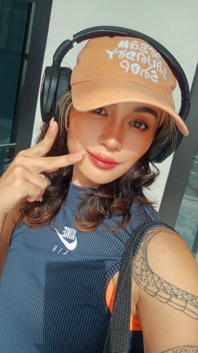 lasagnyaaa ☀️ tweet media