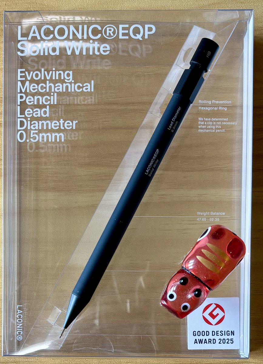 週末、文房具屋さん大賞2026で大賞に選ばれてたLACONICさんのソリッドライトを購入　いい感じの重さ、グリップ感で書きやすいです。ロフトのステッドラーはレジ激混みで断念...。