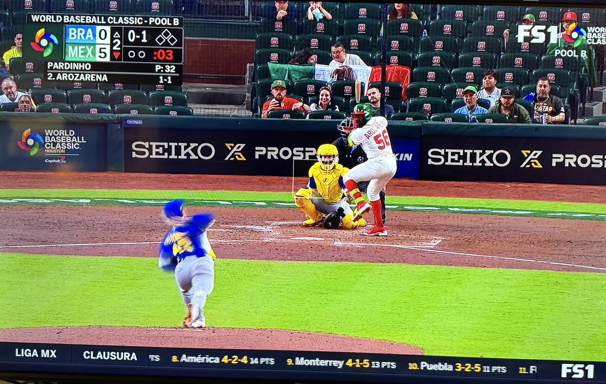 WritingRangers's tweet photo. I knew that empty Houston stadium looked familiar https://t.co/T4qL9tCUsb