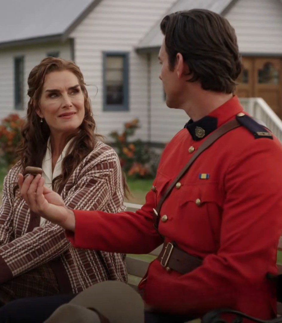 TVFanatic's tweet image. 💍 The time has come on When Calls the Heart Season 13 Episode 10. tvfanatic.com/when-calls-the… Nathan gathers help in picking a ring and asks for a final blessing. #WCTH #Hearties