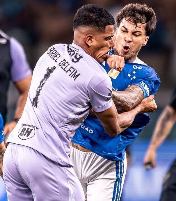 conexaocec's tweet photo. CRAVA⚽ E BATE🥊. https://t.co/m9BrOPTrUN