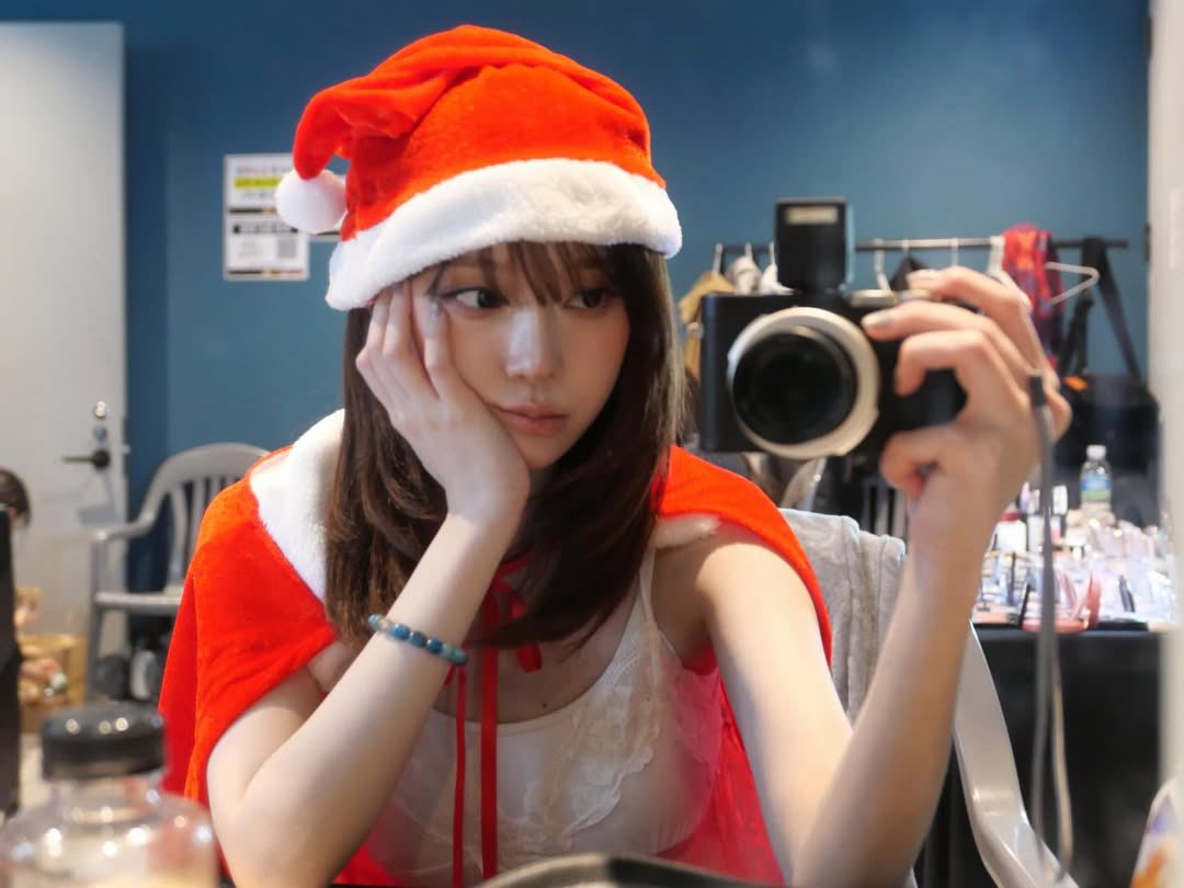 KM01J's tweet photo. 메리크리스마스🎄💚 https://t.co/eb3ZMzgWWG