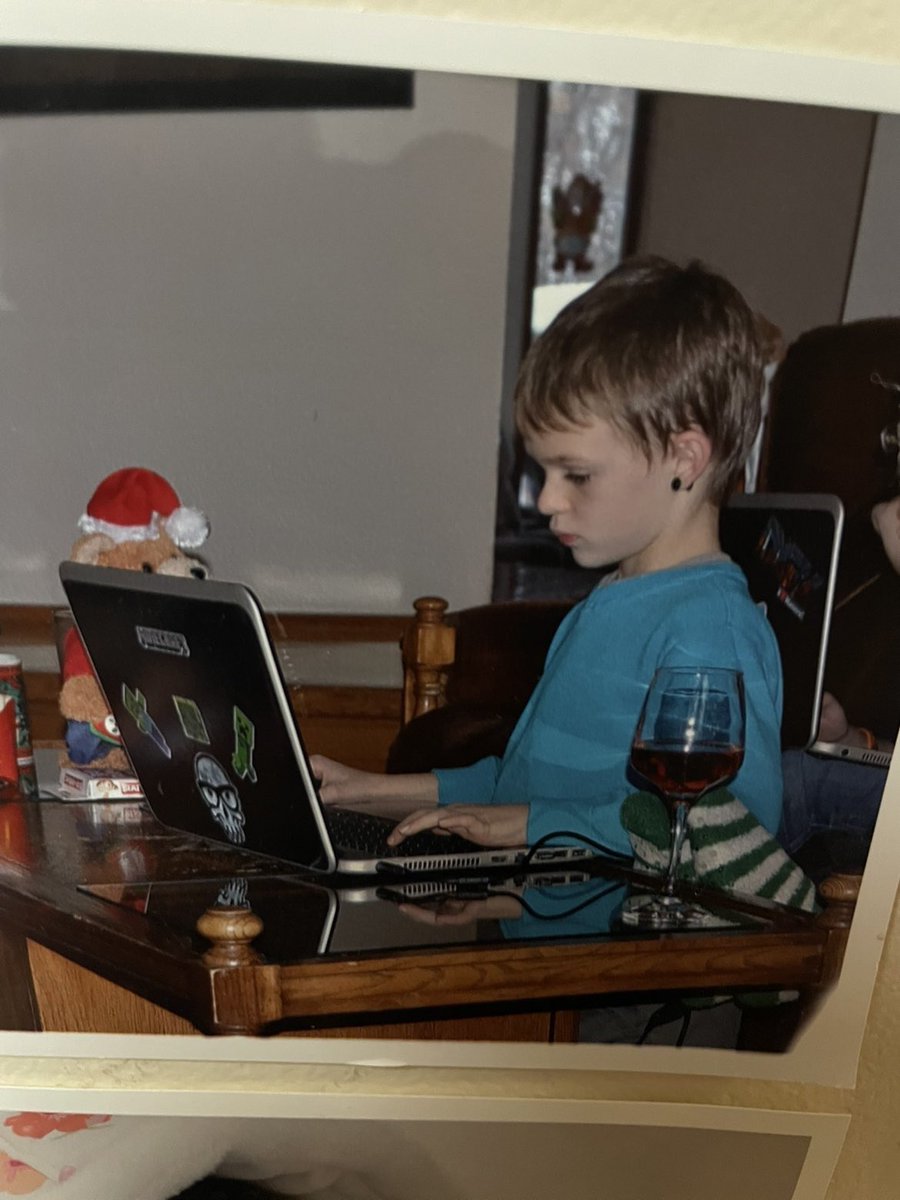 HamSavagee tweet media