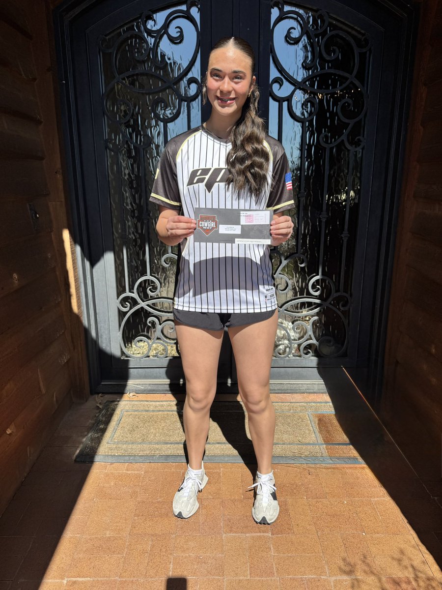 druemolenda2030's tweet image. Thank you @cowgirlsb for the 📬!!Folllwing the UCF series &amp;amp; can't wait to be back in Stillwater!! Go Pokes!! 🧡🖤#PistolsFiring🤠#DES @OSUcoachG @Coach_Shippy @carrieeberle @bergy_9 @epicnational14u @tagupSoftball @D1Softball @LineDsoftball @SunilSportsNews @ExtraInningSB