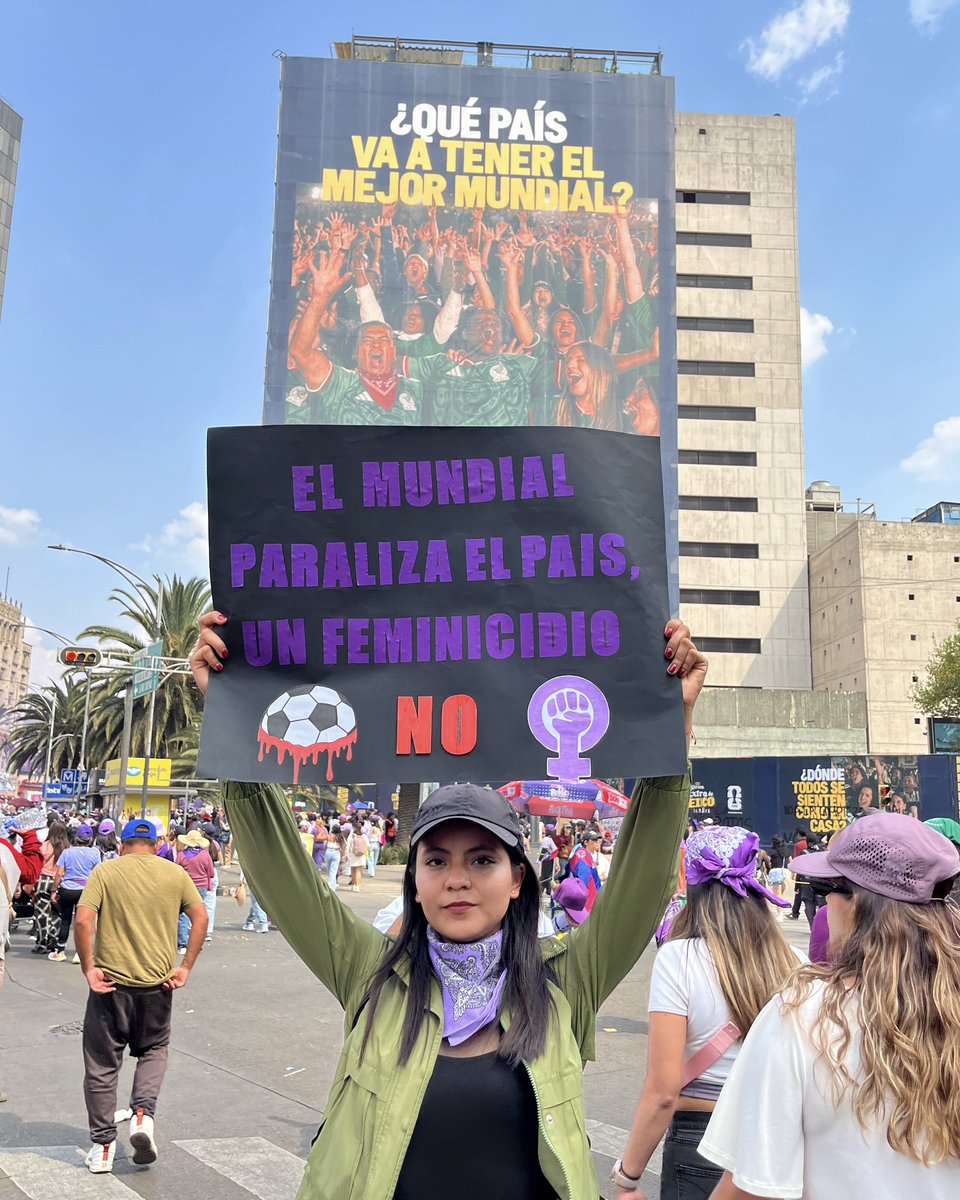 GriselStar's tweet photo. Nuestra vida importa más que cualquier mundial 🔥
 #8Marzo https://t.co/oCemCPdpng