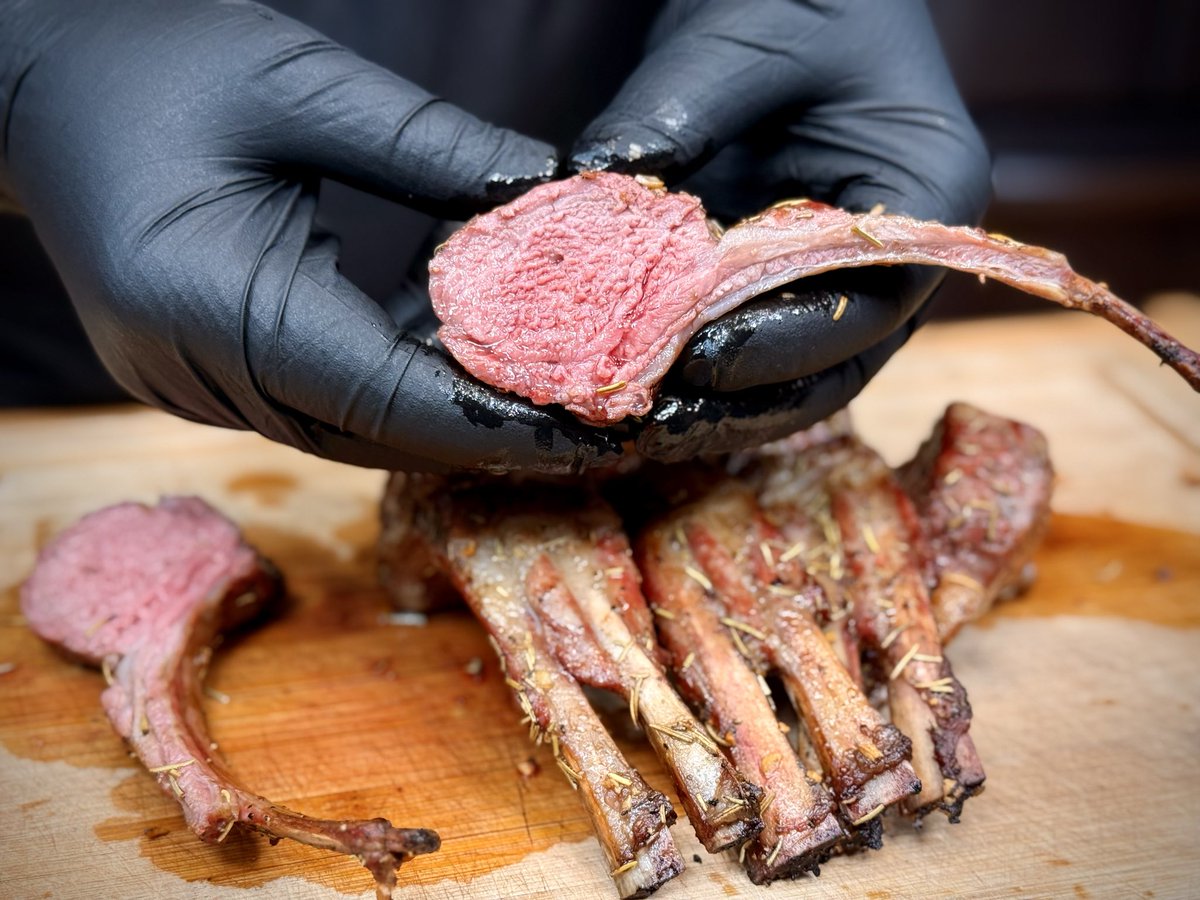 everyday_bbq's tweet photo. Lamb Chop Lollipops 

Wet rub marinated then slow smoked &amp; reverse seared to medium rare. Wall to wall red perfection. The Lone Star Grillz “El Fuego Trio” gave perfect wood smoke flavor and crushed the charcoal sear. I’d put these up against any ribeye any day.  @Lonestargrillz https://t.co/U8RZ292RV8