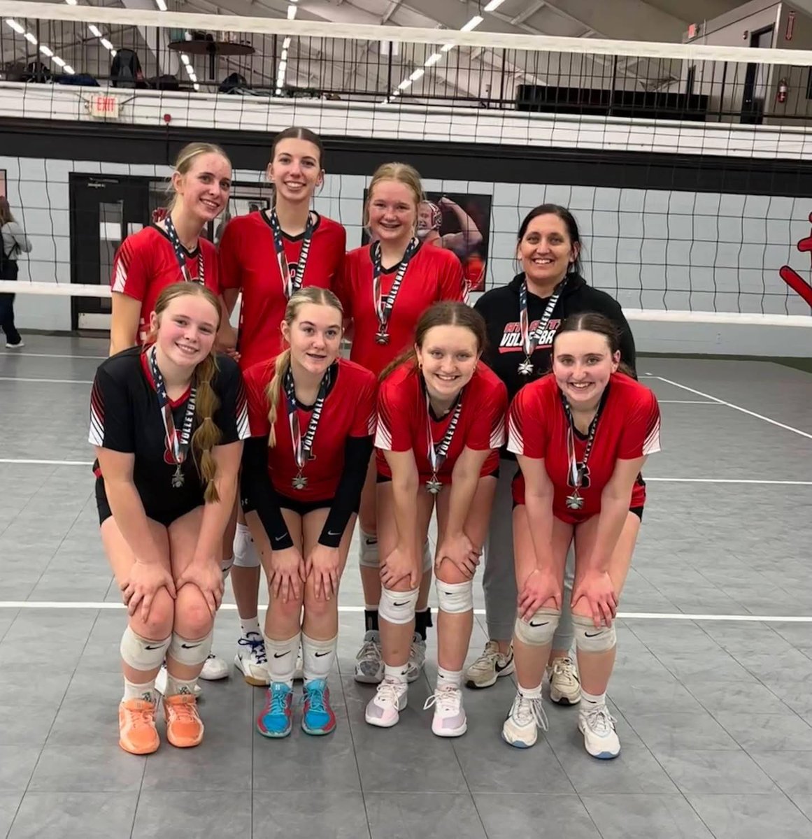 RAIDERS IN THE GYM! 

Jocelyn Wysocki, Ava Gibson and Jewel Cordonnier were runners-up in gold at Gametime in Urbana today! Nice job girls 🙌🏼

#BuiltForMore