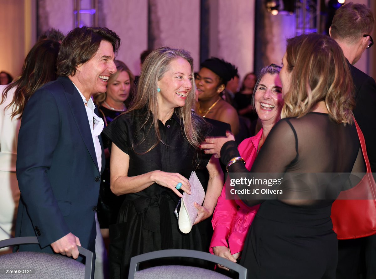 TCNews62's tweet image. NEW
Tom Cruise at the 53rd Saturn Awards in Los Angeles.
#TomCruise