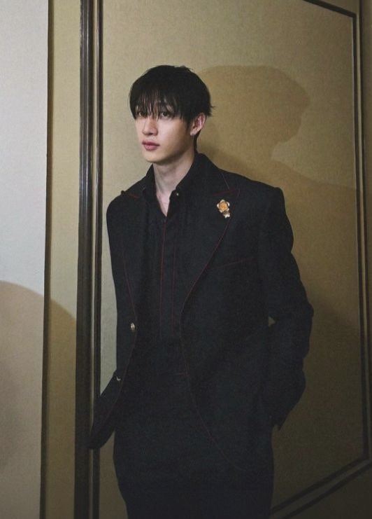 innieow's tweet photo. minchan mini au | all these years ⌛️

minho fue eliminado del show de supervivencia y chan se encuentra con él por primera vez 10 años después. https://t.co/awGuD5jJKQ