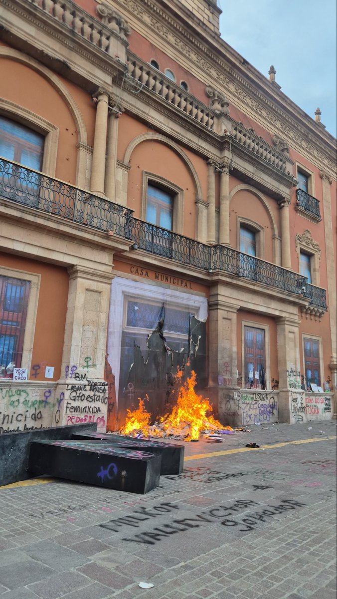 Bajo Fuego tweet media