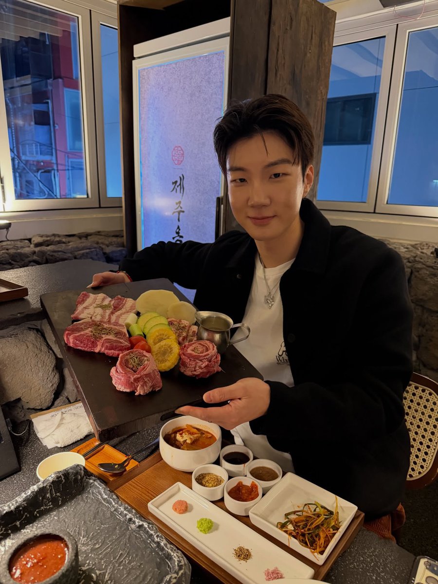 앓우야 tweet media