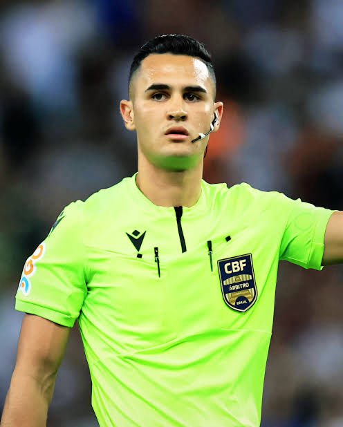 bruno spindel olho azul em feio tweet media