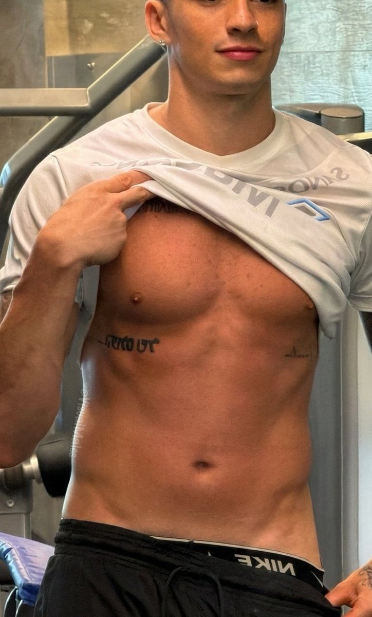 Visual Males 👀🫦 tweet media