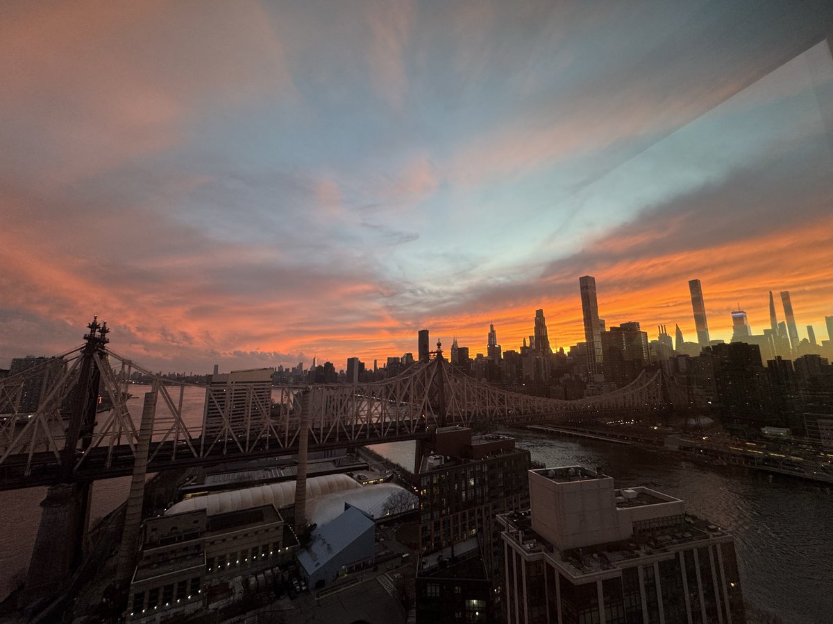 bigdan67uk's tweet photo. @DanTVusa @bhphoto @SonyAlpha @NYCMayor @nyctourism @NYC @viewingnyc @weatherchannel @ABC7NY @NBCNewYork Sunset was good too https://t.co/sBwOa2SBIm