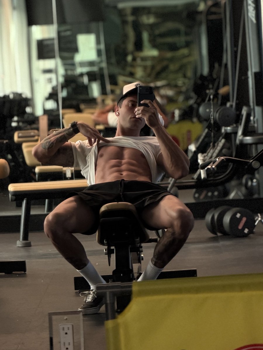 Mickey Lacoste tweet media